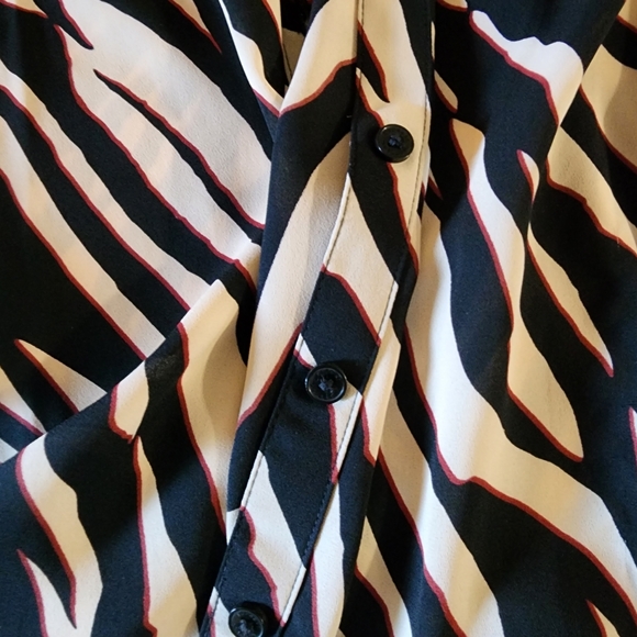 EXPRESS ZEBRA PRINT BUTTON DOWN PORTOFINO SHIRT CONVERTIBLE SLEEVES XS - Picture 5 of 7
